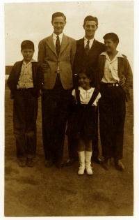 Censored family photo, no. 7