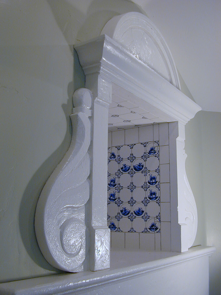 Side view of the finished overmantel cavity.