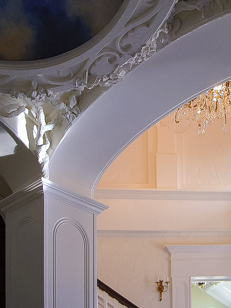 The commission to create a dome in the vestibule near the main entrance to the house provided some o...